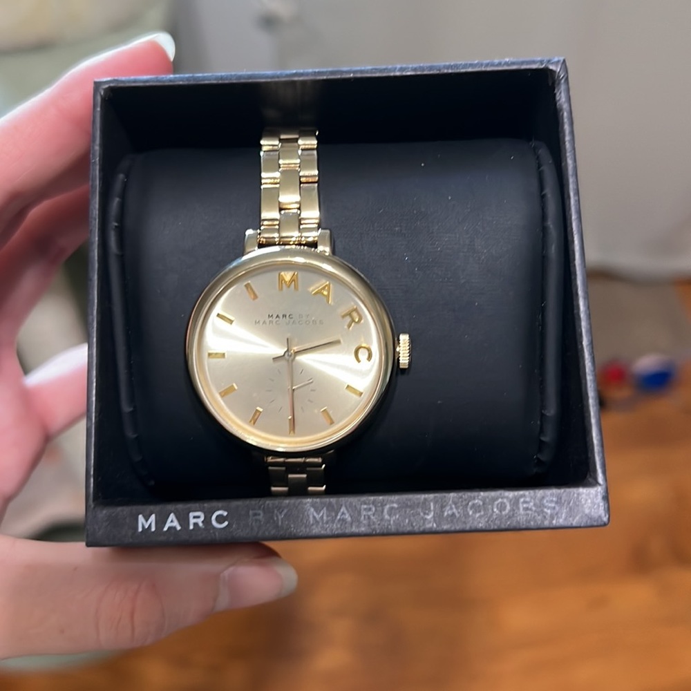Marc Jacobs Watch - Picture 3 of 4